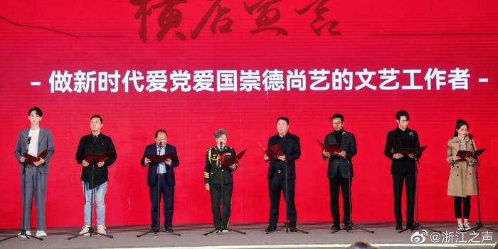 12岁半女孩和8岁半男孩为什么天天争着抱1岁半女孩？